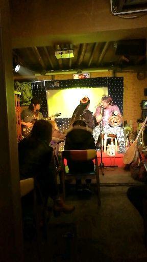 怎样能联系呼麦艺术家?