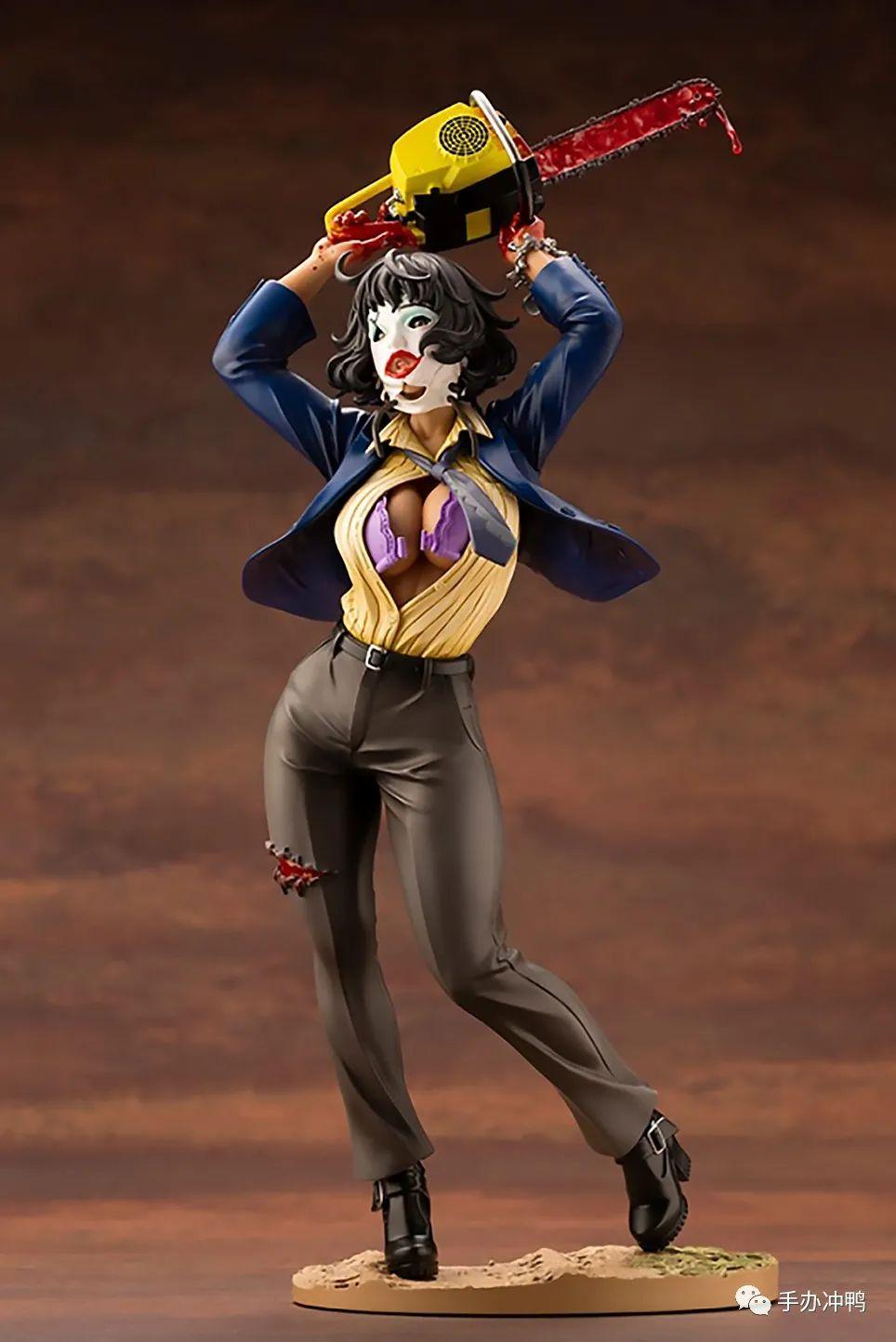 这款人皮脸头雕比上一款涂装更加惨白怪异,虽然能更突出皮脸疯狂变态