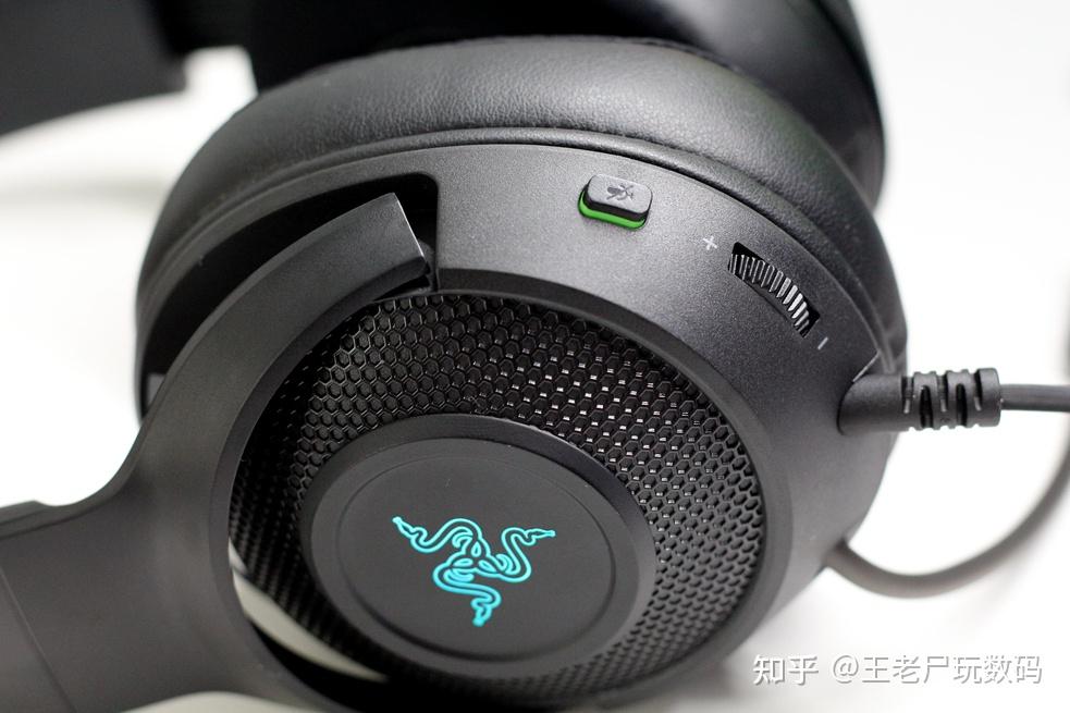 超轻舒适的游戏体验雷蛇北海巨妖v3x