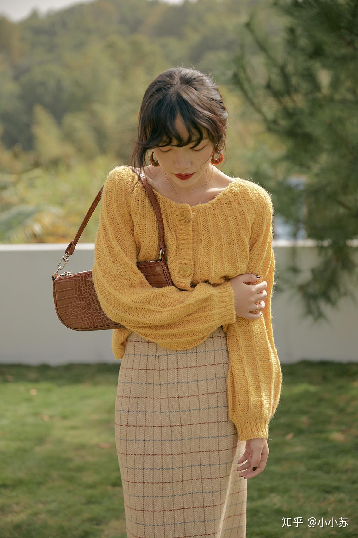毛衣外套女韩版新款秋冬拼色几何图案加厚V领大码针织开衫潮-阿里巴巴