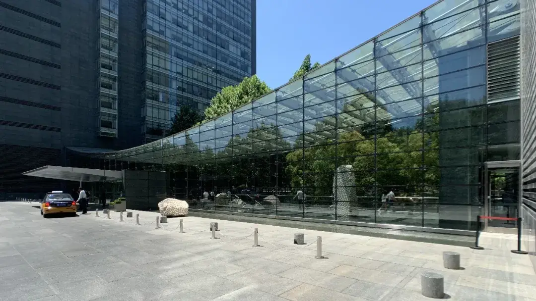 融科资讯中心c座63米全玻璃悬索大堂融科资讯中心内部石景山区