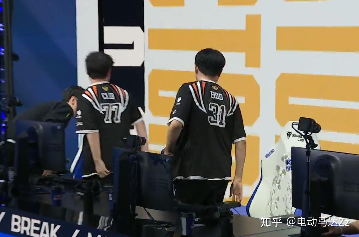 edg错失好局让出赛点scout致命失误viper真尽力了