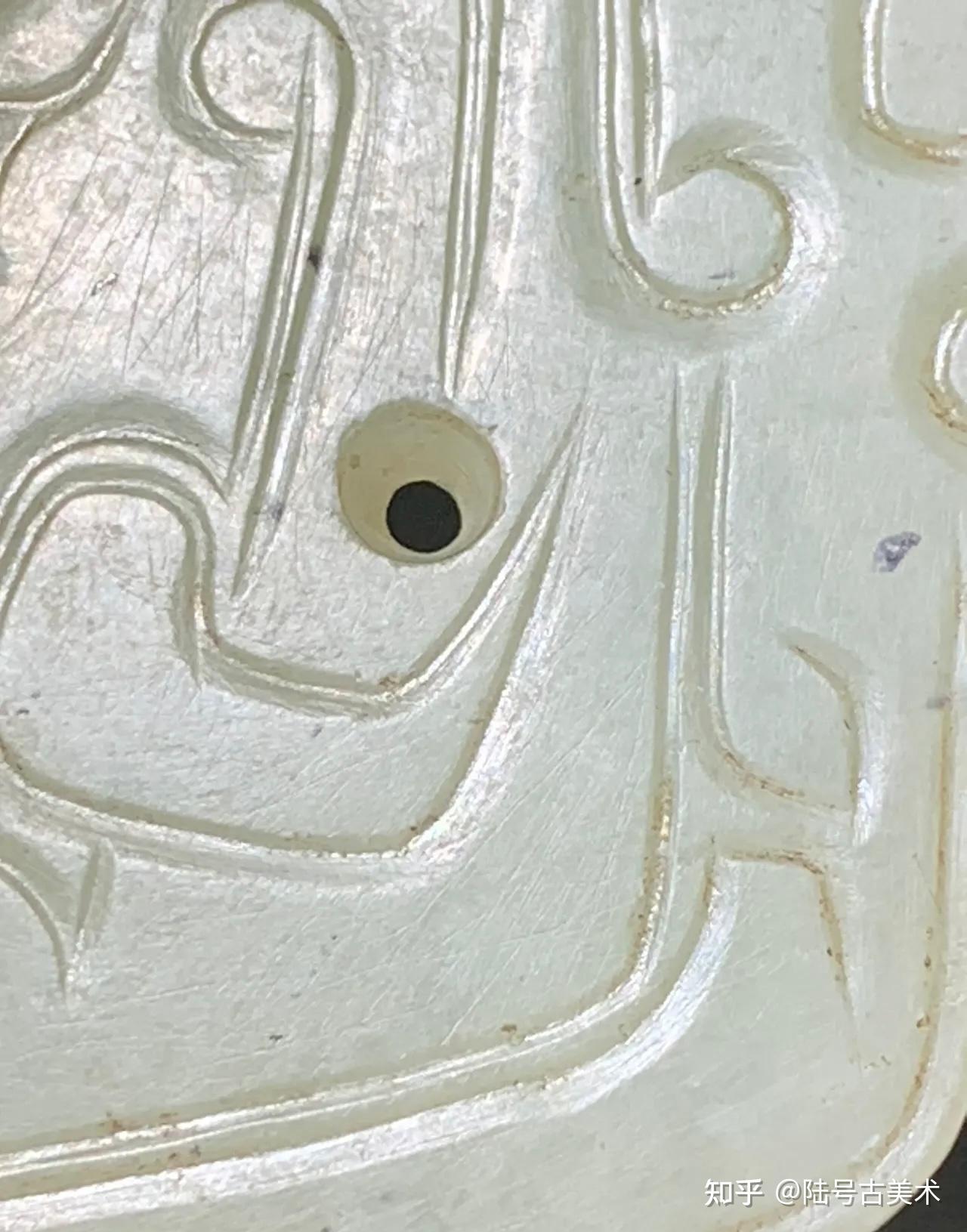 西周神人龙首合体玉佩