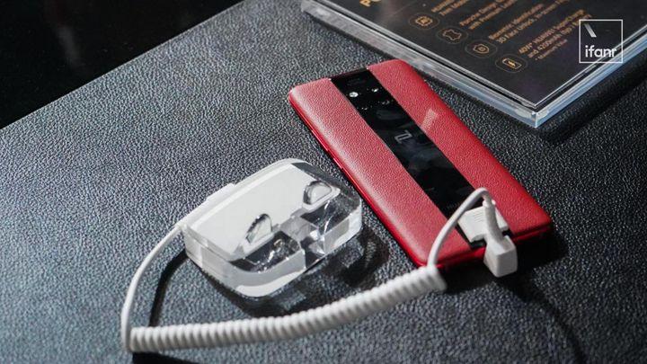 华为 Mate 20 系列上手评测:史上最贵华为旗舰,体验如何?-华为mate20价格?