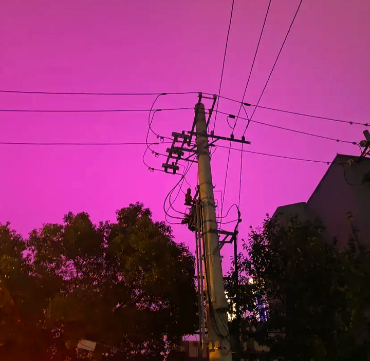 武汉一地凌晨出现血红色天空,持续1小时,什么情况?