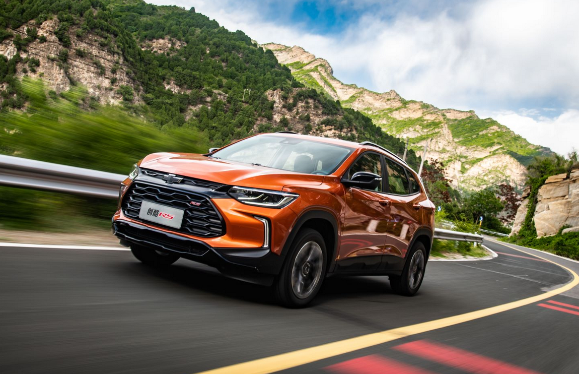 10多万的rs可不是谁家都有的试驾雪佛兰全新trackerrs