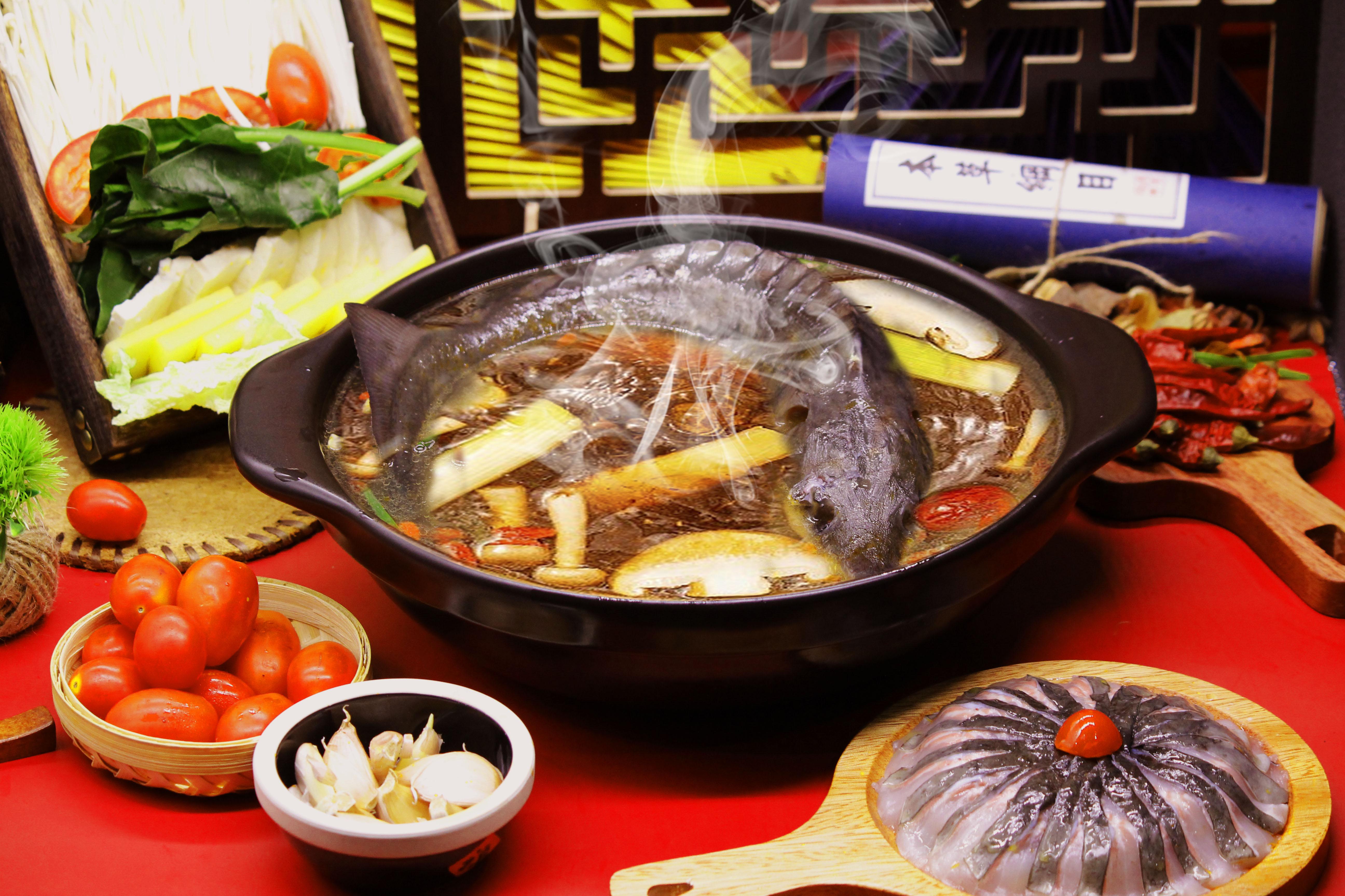 摊牌了,天气冷了就是想吃火锅下饭,鲟鱼火锅的做法
