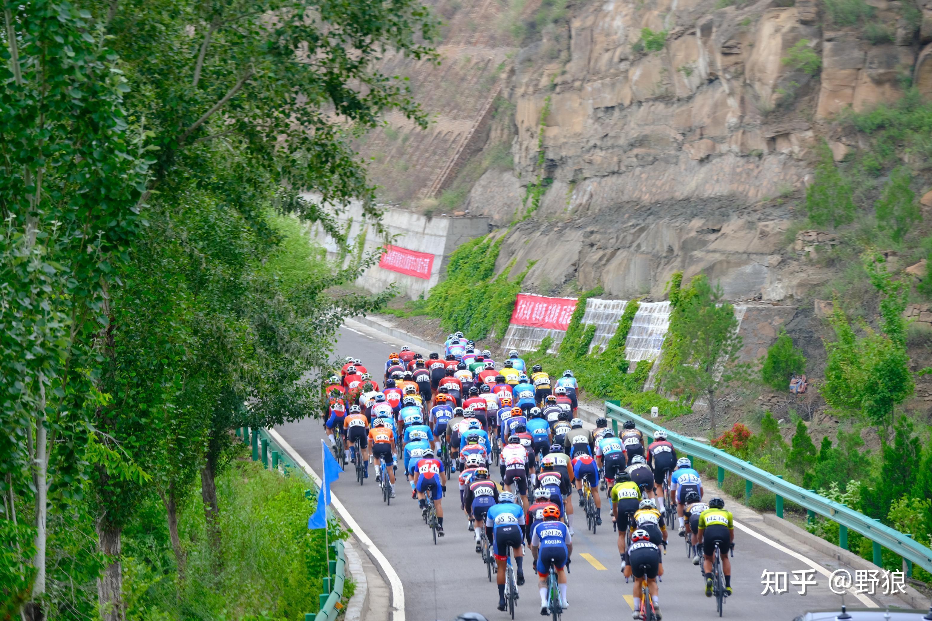 2023澳瑞特杯中国榆林第二届沿黄观光路国际自行车赛佳县站鸣枪发车