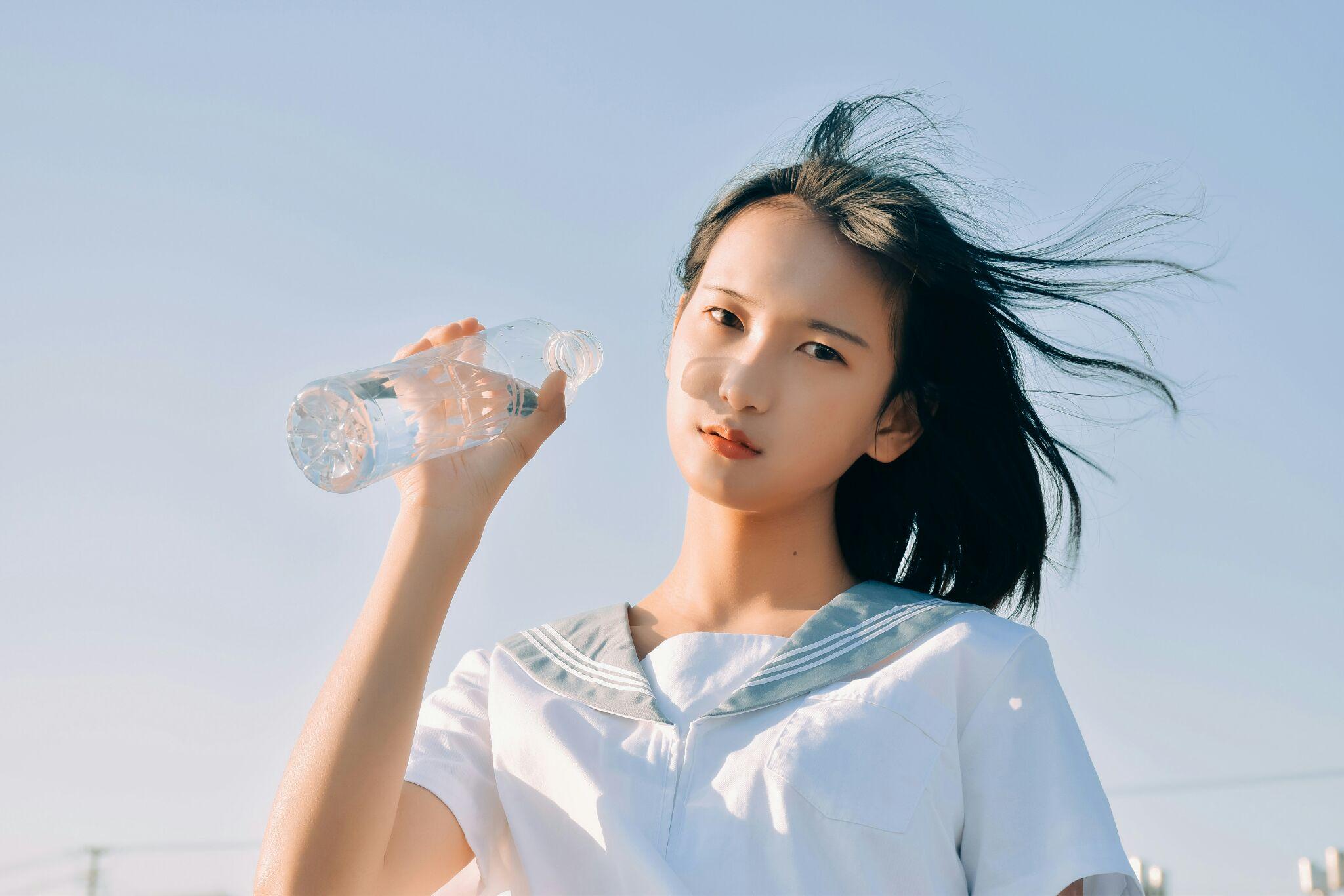 模特摄影师 v2-b03614aafa78d6b1500307e5130ee5c2_r.jpg