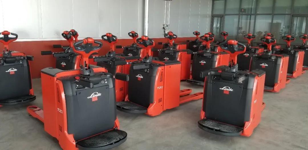 南航等航空公司,共保有超百台的林德车辆产品,其中包括30吨电动牵引车