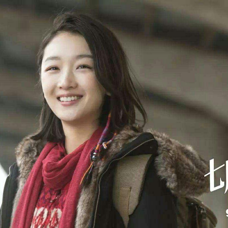 如何客观评价周冬雨的长相?