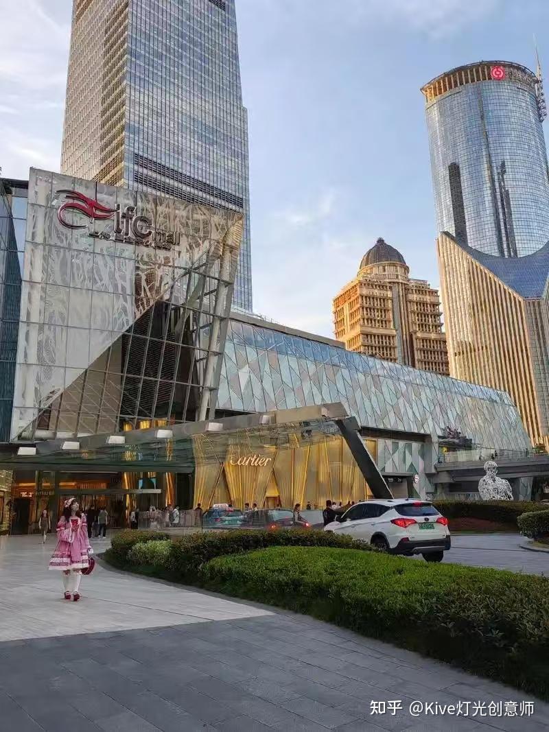 大上海最奢华的商场国金中心IFC - 知乎