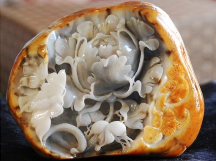 唐河彩玉是什么冒充黄沁籽料的唐河彩玉