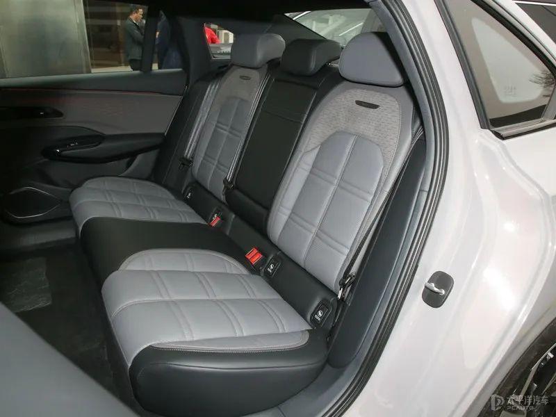 2298万起35s破百820km续航红旗eh7上市老大哥还是牛