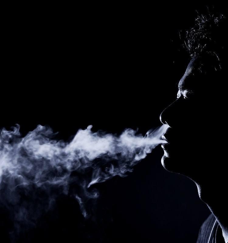 基本上我们都是个平凡人的,过着白开水似的生活,有那么十年的风光就