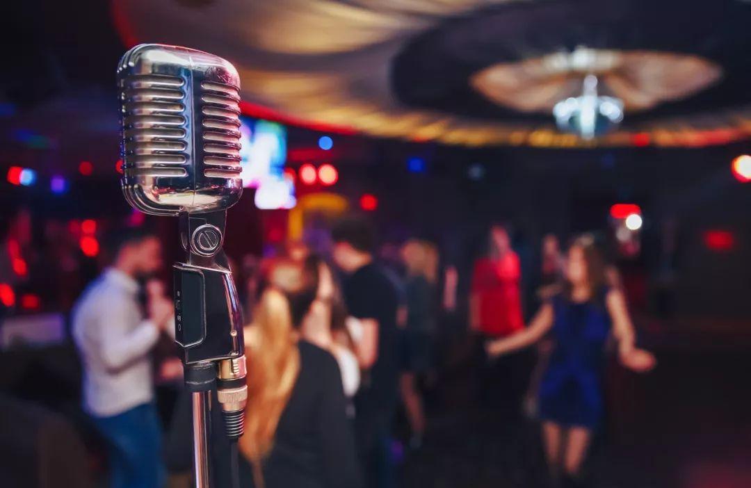 没唱过露天卡拉ok别说自己是麦霸