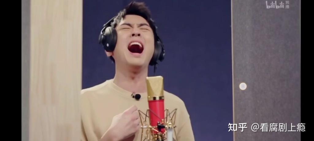 张思王之丨会当凌绝顶的颜值下面是憨憨的智商