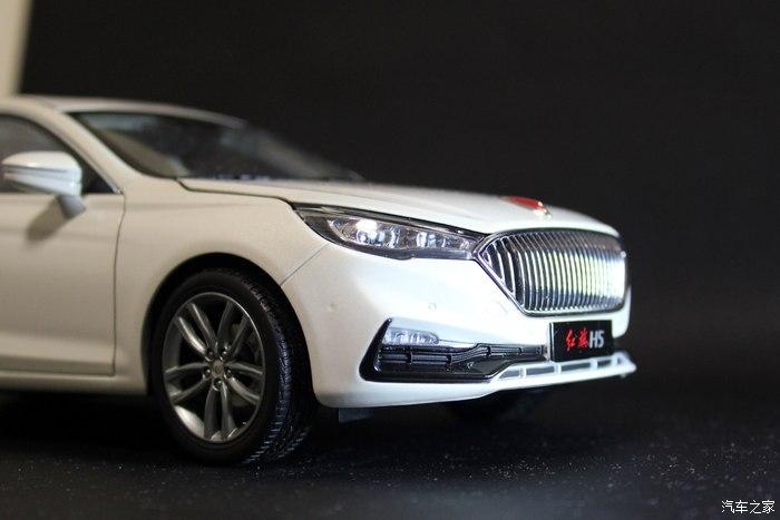 颜值与身材并存不一样的红旗h5车模随手拍