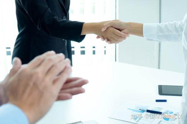商务礼仪的作用及行为举止要点 - 知乎
