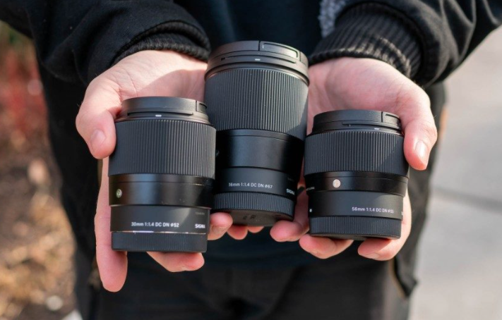 富士相机需要副厂镜头吗