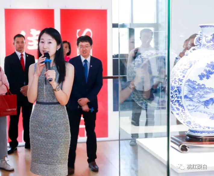 郭心怡第一学历是哈佛大学历史与文学学士,随后在斯坦福大学商学院和