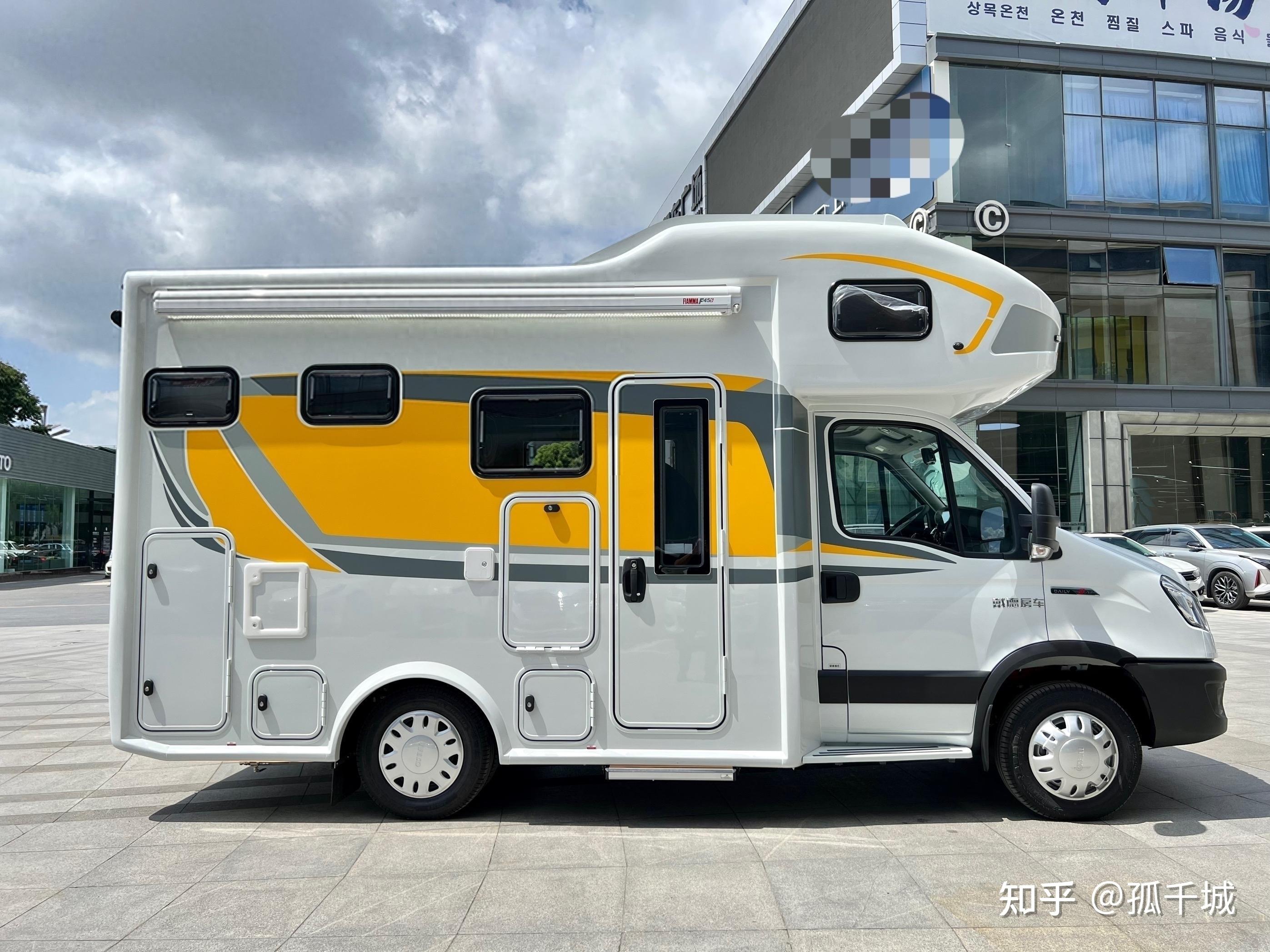 房车选取了和自由风家族其他成员相同的国产的依维柯欧胜房车专用底盘