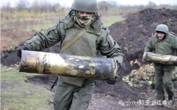 美媒:俄罗斯为战争生产的炮弹数量是美国和欧洲的三倍.