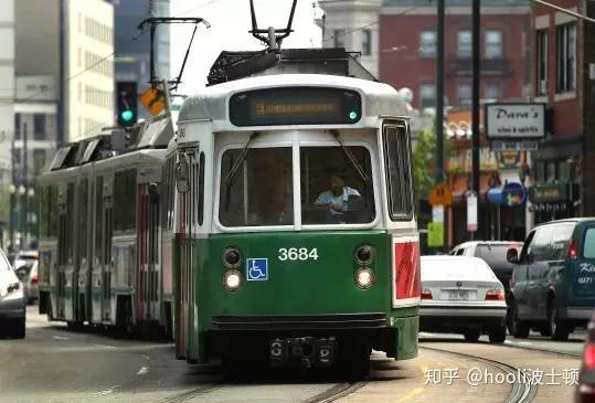 波士顿绿线来自国内的小伙伴大部分应该都坐过地铁,站与站之间的距离