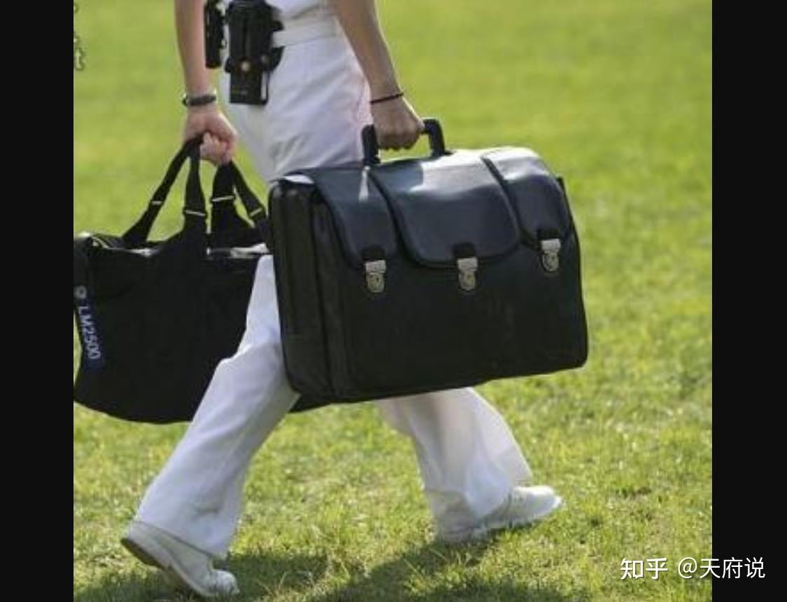 美国总统只要打开核手提箱,按下核按钮,就能直接发动核战争吗? - 知乎