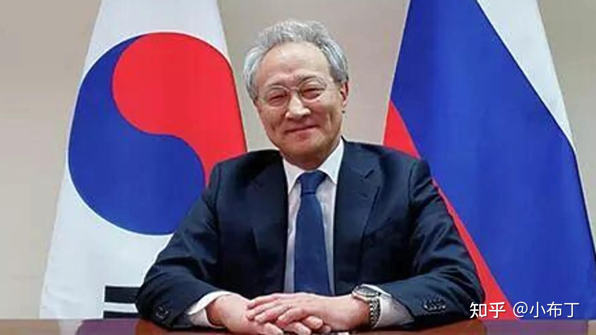 乌克兰算是彻底被美国带歪了!用中国威慑美国给钱,西方资本上门