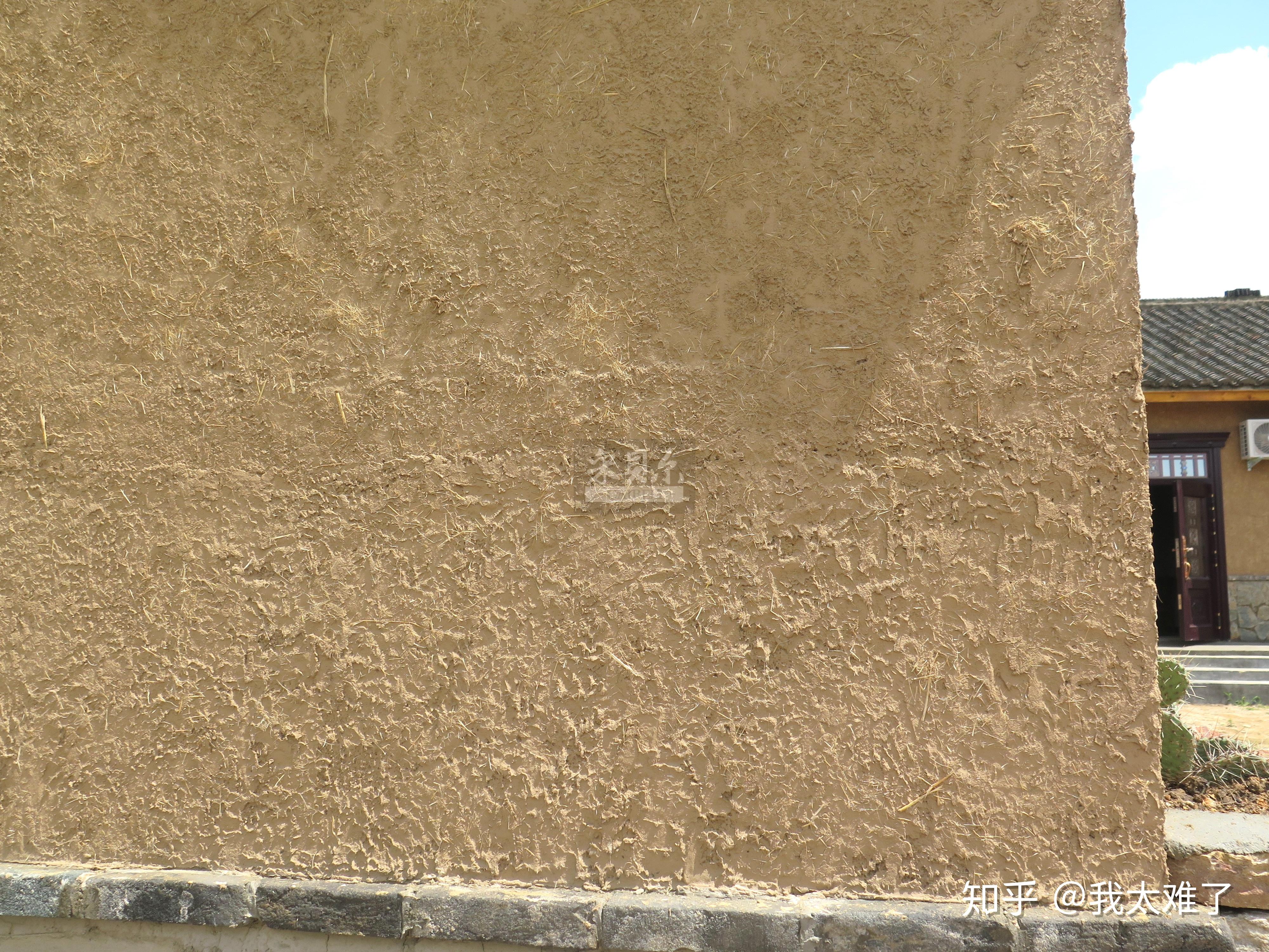 而当这些地方的施工效果被更多的人看到以后,便逐渐衍生出了以稻草漆