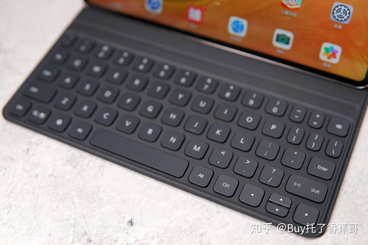 产品为8g 256gb非零售版华为matepad pro 5g 华为智能磁吸键盘 huawei