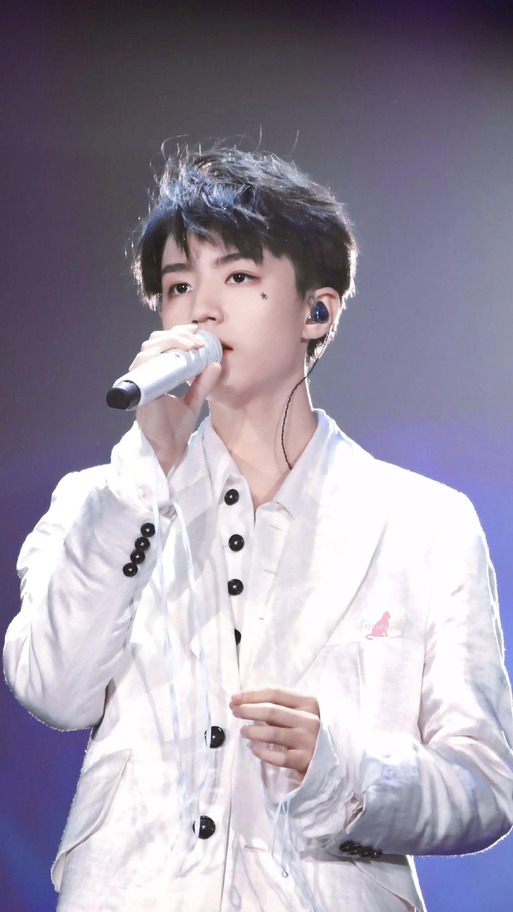 王俊凯壁纸他是北方灌雪的来风骨子里追求着不羁与自由