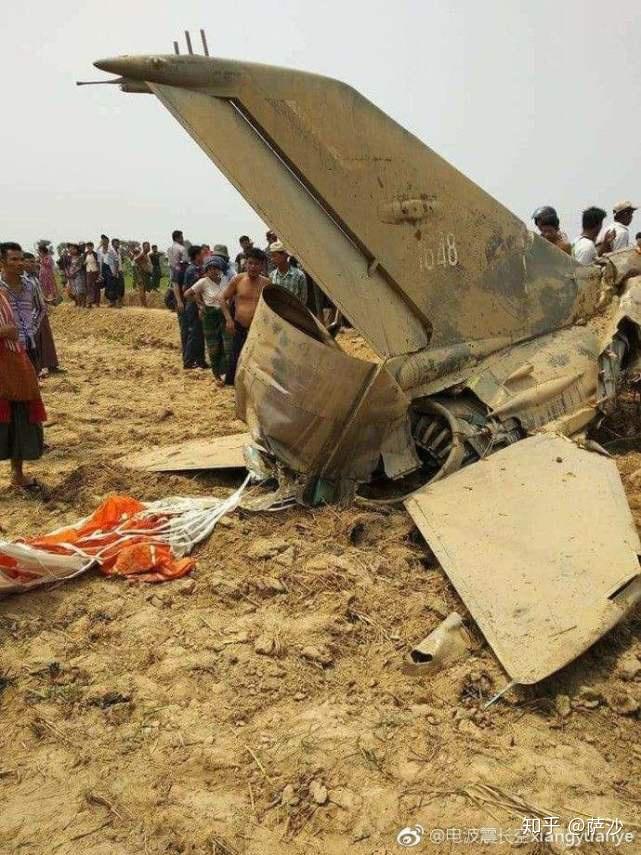 10月16日,缅甸空军的2架歼7战斗机坠毁