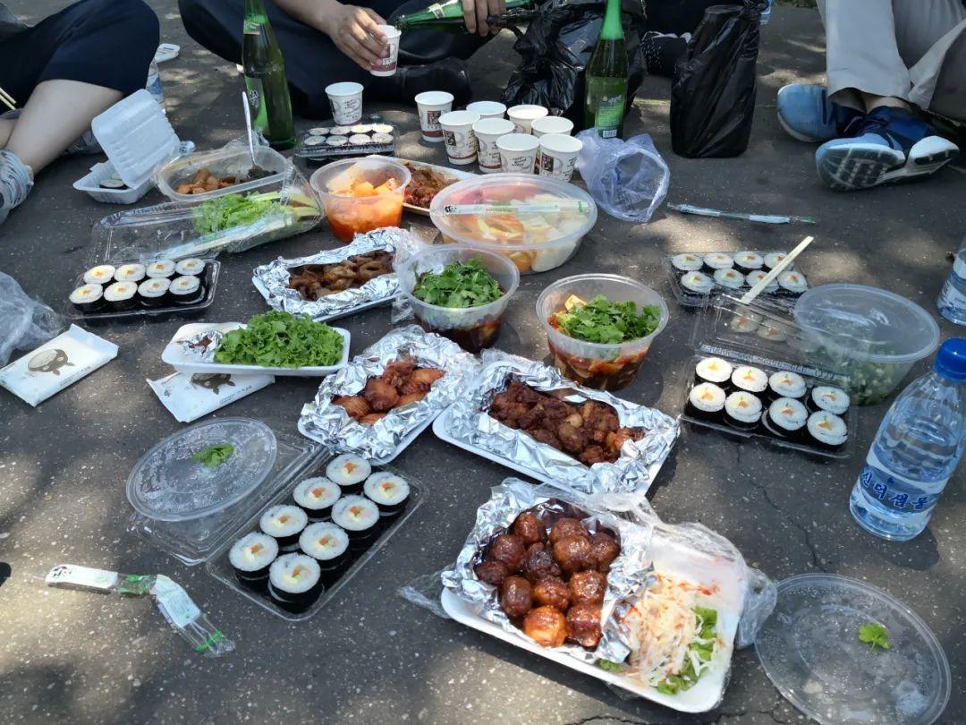 朝鲜外卖平壤最奢华的商场是大成商场(9710006139),堪称