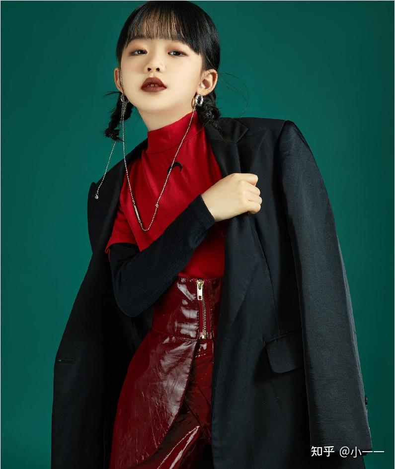 由姚瑶童星经纪推送的选手周杨,担任2022精英童模超级