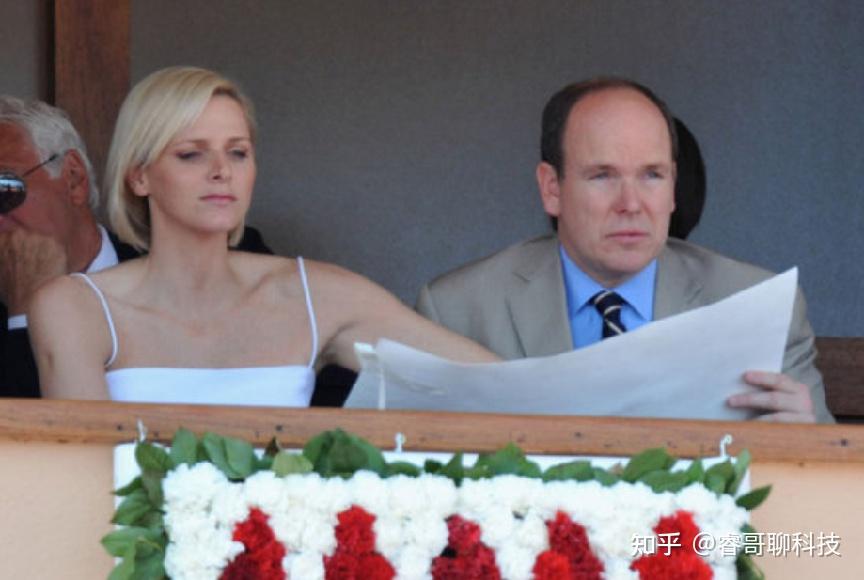 摩纳哥悲伤王妃夏琳三次逃婚失败被逼婚后成精神小妹