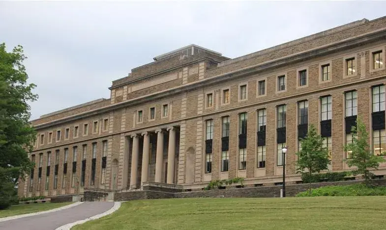 康奈尔大学(cornell university),于1865年始建,位于美国纽约州伊萨卡