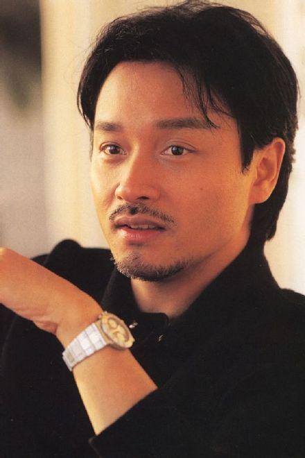 你们觉得有胡子的张国荣好看还是没胡子的