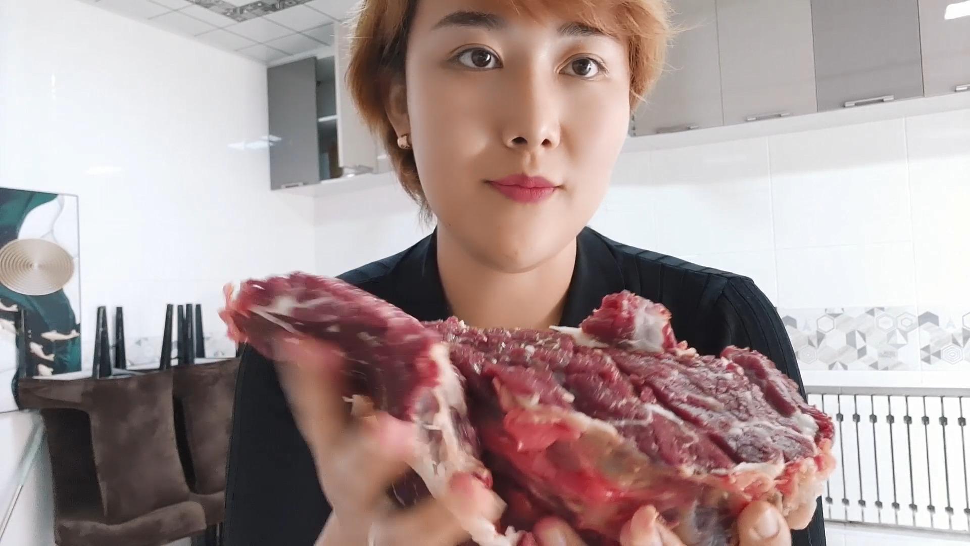 内蒙草原牛如何配种草原一头基因好公牛能配草原整个牛群