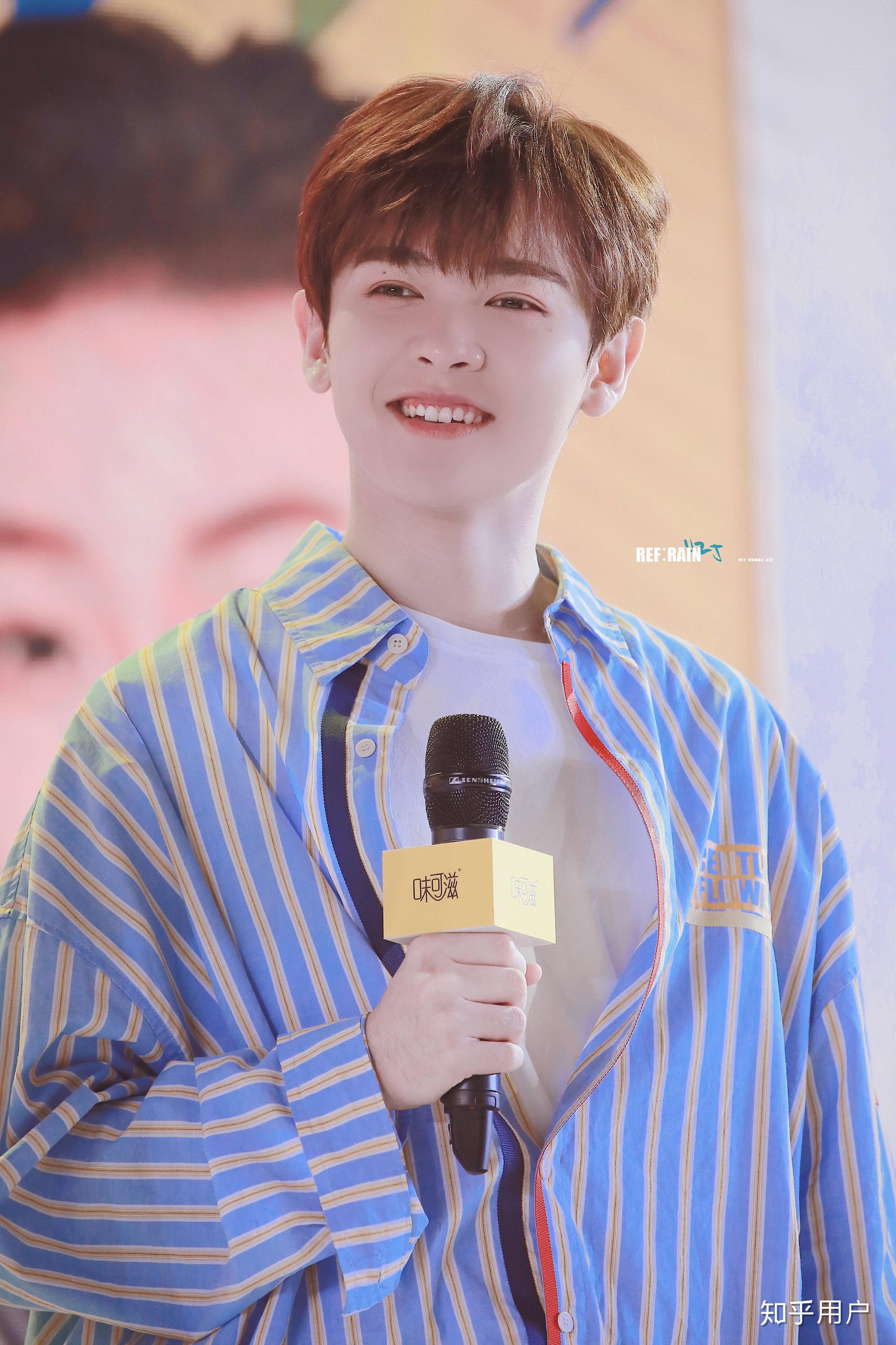 如何评价尤长靖的长相?