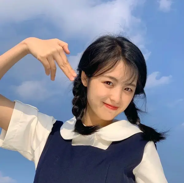 笑得很甜的很治愈的女生头像(优选16张)