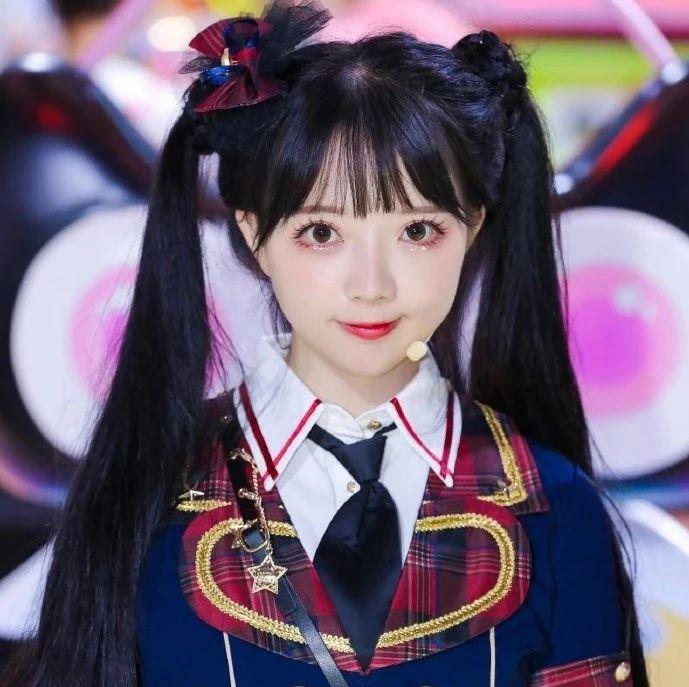 王奕萌新照翻车完全失去精致忘记p图暴露真实颜值了