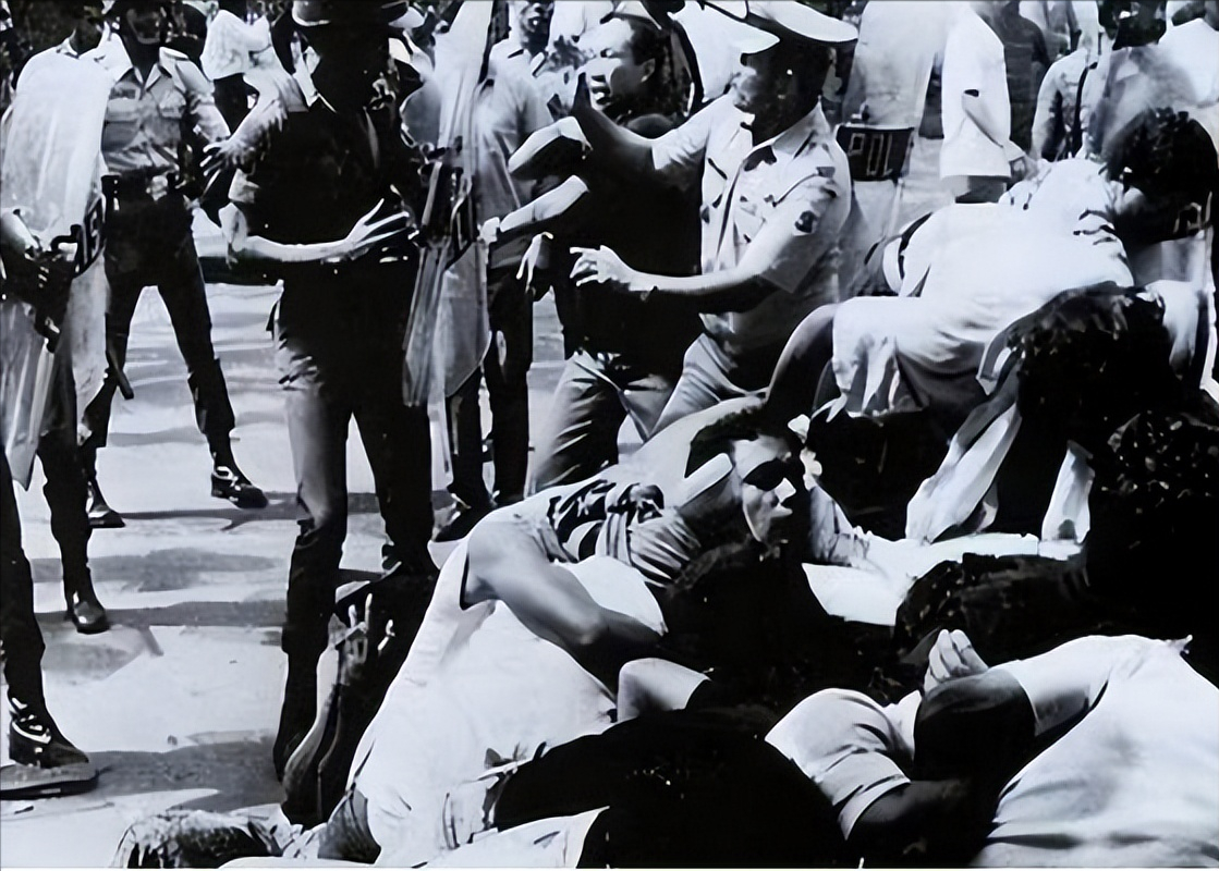 98年印尼屠华事件:10万华人妇女被当街侵犯,50万华人惨遭杀害
