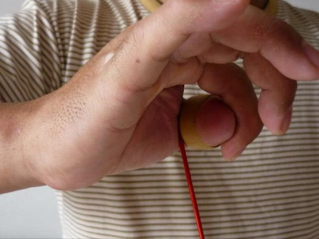 弓箭知识详解射箭不是捏住箭尾箭羽不伤虎口拉弓要用扳指