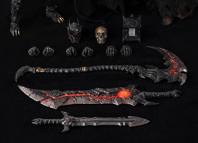 这款搭配了三把武器,双头雕的"死亡骑士"虽然题材擦边蝙蝠侠,不过可以