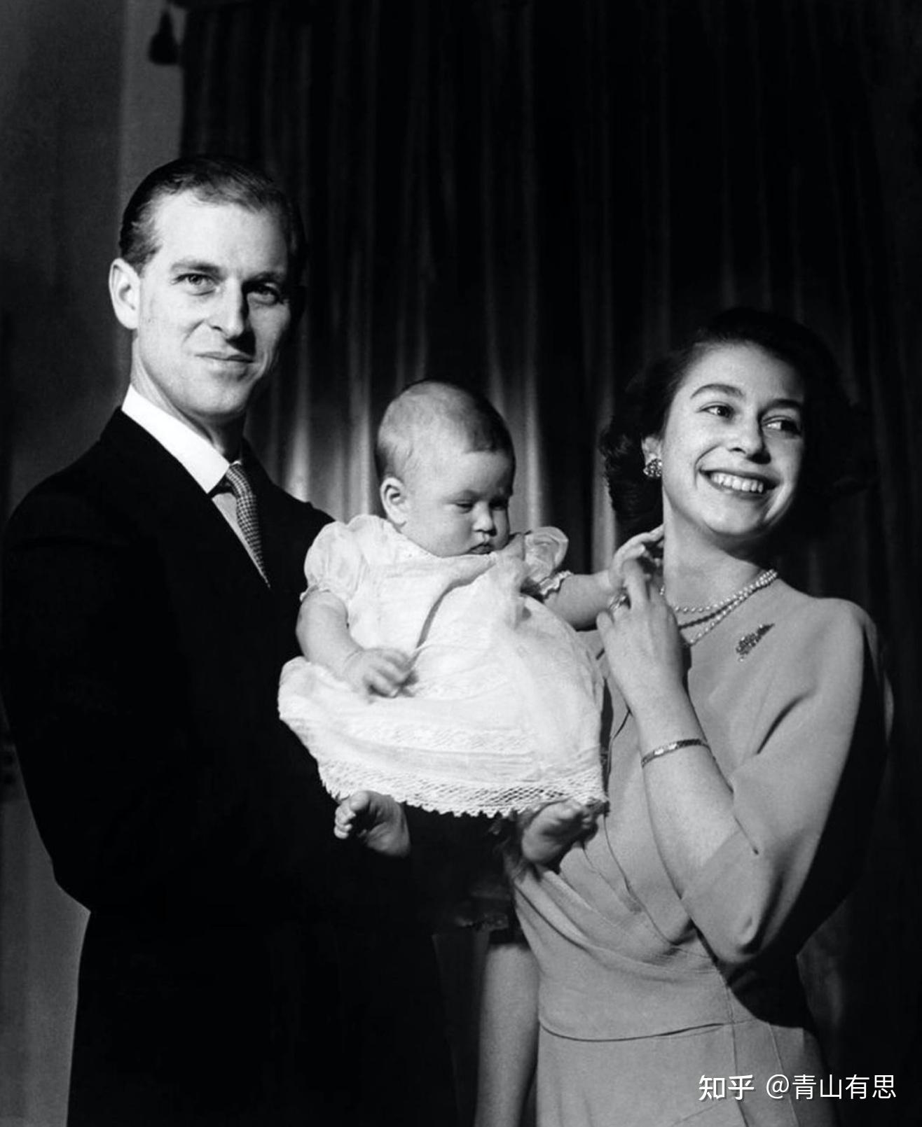 英王室开年水逆凯特疑病重查尔斯患癌威廉离王位不远了