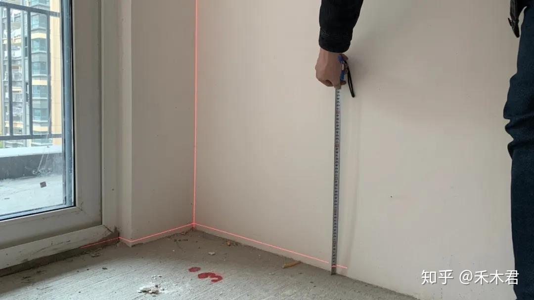 步骤和标准:用红外线检测仪测量墙体阴阳角,误差不超过0.5cm.