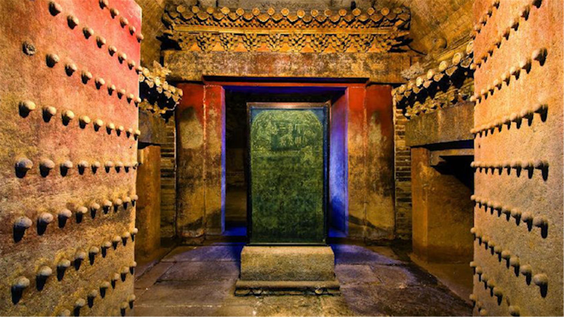 古墓曾被盗九次,文物一件未丢,专家打开石棺后恍然大悟.