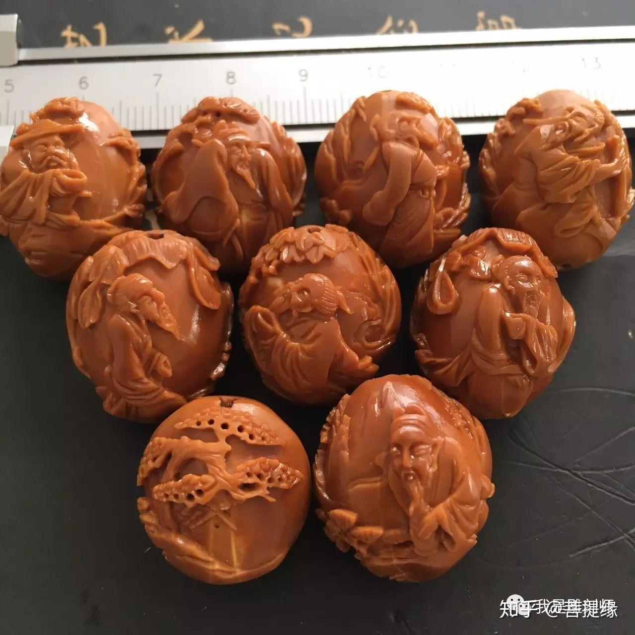 作品展示孙香,我是苏州光福人,自幼对环境影响,对橄榄核雕艺术产生